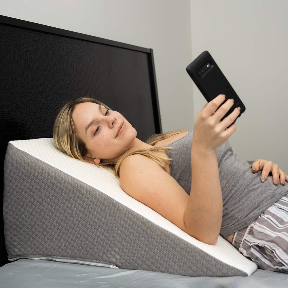 Wedge for a bed best sale